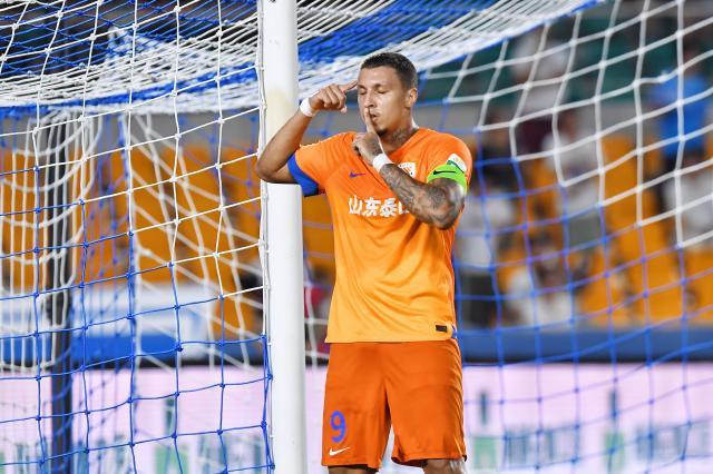 开云APP-克雷桑双响助泰山止跌 本赛季已5次攻破南通球门