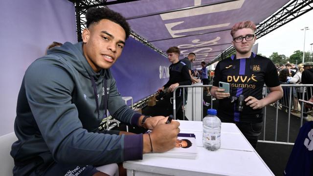 开云体育-王勤伯：教本国球员西班牙语的比利时豪门