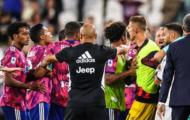 开云体育-【意甲】绝杀被吹引争议 尤文追两球2比2萨勒尼塔纳