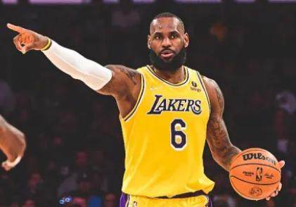 开云官网-湖人三连败挣扎继续 詹姆斯态度决绝无意放弃赛季