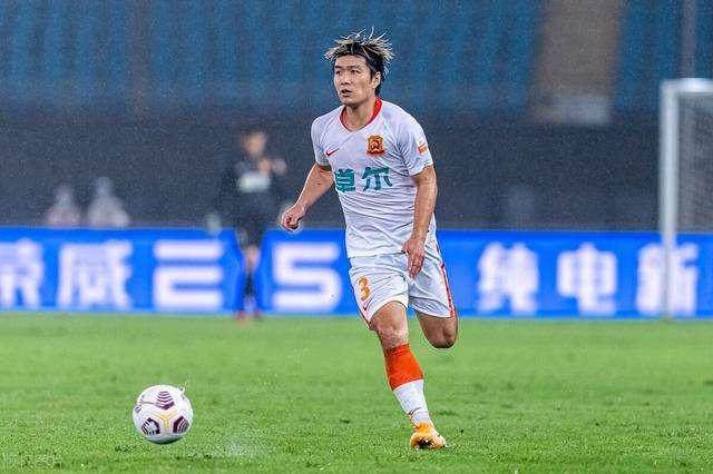 KAIYUN-【中超】赵宏略梅开二度 武汉5比2逆转送青岛11连败