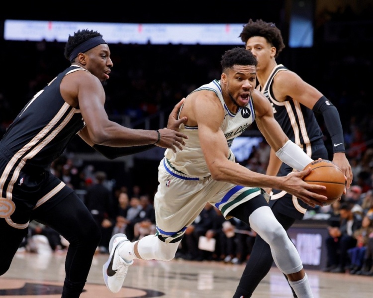 开云官网-周三竞彩篮球强档：老鹰状态正佳 雄鹿急需调整