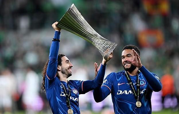 开云体育-邮报：里斯-詹姆斯合同在今夏后只剩两年，蓝军相信他的忠诚