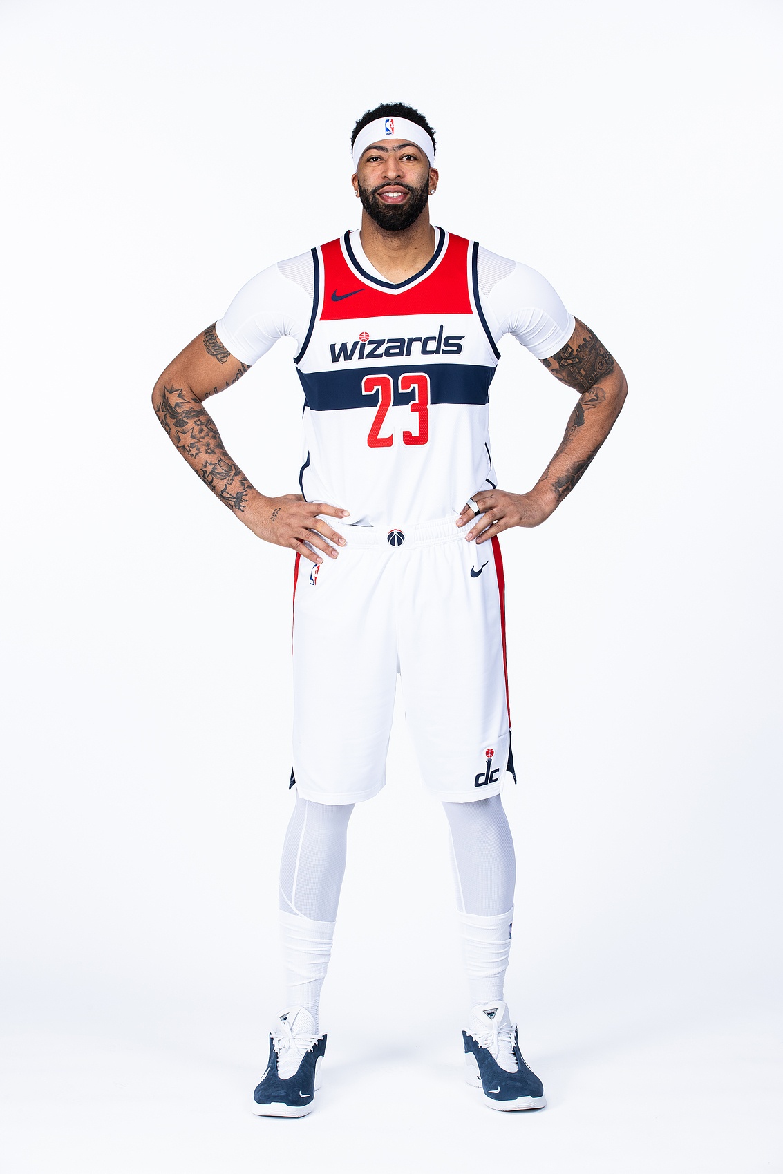 开云APP-浓眉：我很喜欢队里的年轻球员 下季我们很难再是联盟最差之一了